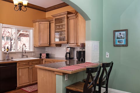 Breakfast bar in kitchen