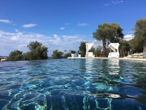 Outdoor pool, an infinity pool