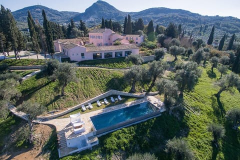 Outdoor pool, an infinity pool