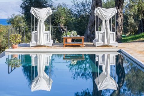 Outdoor pool, an infinity pool