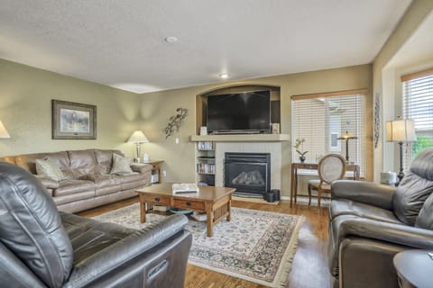 Family Room has a 65" TV & a flip the switch Fireplace!