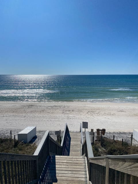 Beach nearby, sun loungers, beach towels