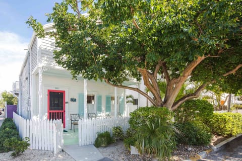 PUERTA CORALINA is a precious two bedroom cottage located in the heart of Old Town Key West...