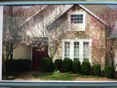 Spacious 2,200 sq ft. (lower level) living quarters.  Great for larger groups.