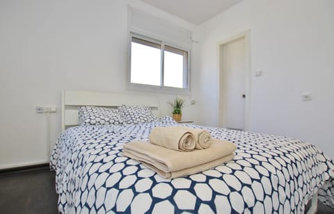 Sea & Sun project Beach front - luxury 4.5 rooms holiday apartment - open pool Apartment in Tel Aviv-Yafo