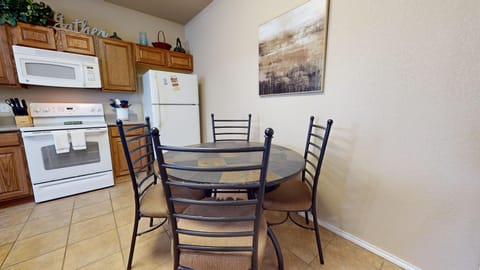 Table and Chair Seating