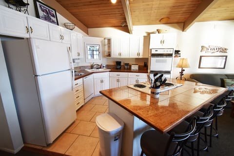Fully Equipped Kitchen - Fully Equipped Kitchen