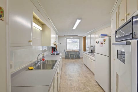 Kitchen | Cooking Basics | Dishware/Flatware