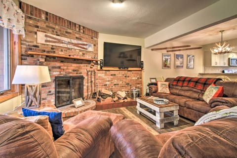 TV, fireplace, music library, stereo