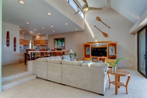 Living / Dining Area - Living / Dining Area