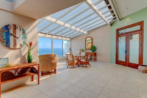 Atrium/Entry - Atrium/Entry