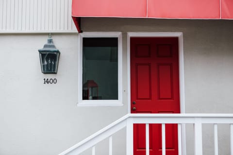 Exterior of 1400 South Bayfront Entrance