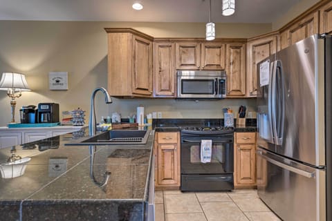 Kitchen | Fully Equipped | Cooking Basics | Knife Set | Granite Countertops