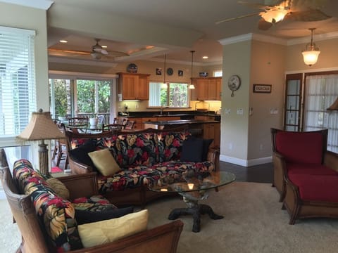 Livingroom, Dining, Kitchen