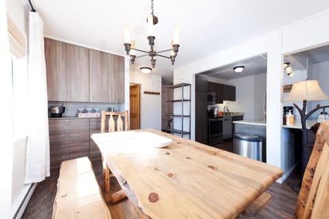 Dining Space and Bar