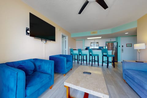 Breezy Condo w/ Private Deck, Shared Pool/Hot Tub, & Parking Space - Dogs OK Condo in Key West