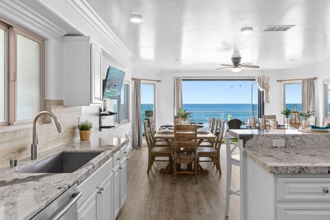 821-Unit4-BFO-Pixer-Pros-San-Diego-Real-Estate-Photography-12