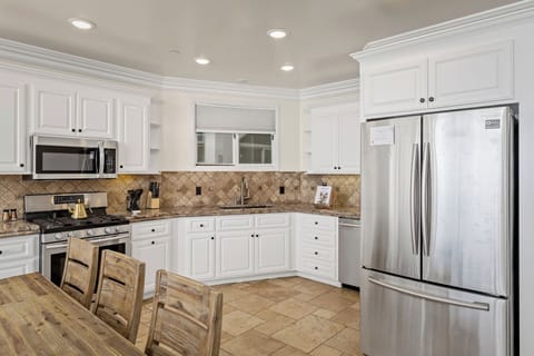 813P-2-SandKasl-Imaging-San-Diego-Residential-Hospitality-Photography-12