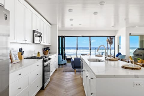 702-Strand-Unit1-Residential-Photography-SandKasl-Imaging-San-Diego-Residential-Hospitality-Photography-2