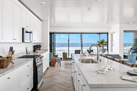 702-Strand-Unit3-Residential-Photography-SandKasl-Imaging-San-Diego-Residential-Hospitality-Photography-2