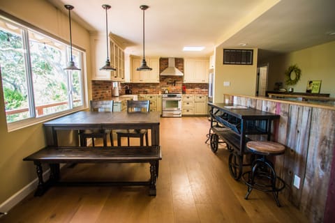 Open Floorplan between the dining and kitchen spaces, nice natur