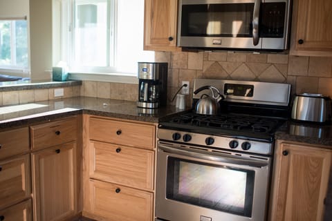 Updated Appliances are easy to use and make settling in to your