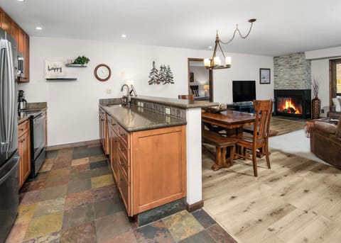 Kitchen/ Dining Area