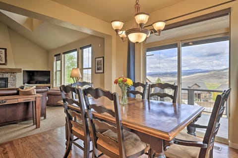 Dining Area | Dishware & Flatware