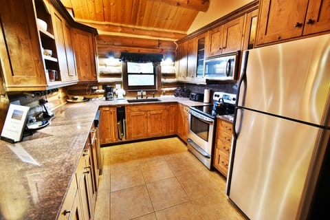 Fully Equipped Kitchen - Fully Equipped Kitchen
