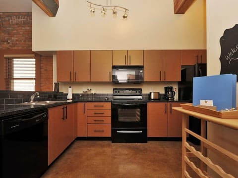 Fully equipped kitchen! Everything you need is here.