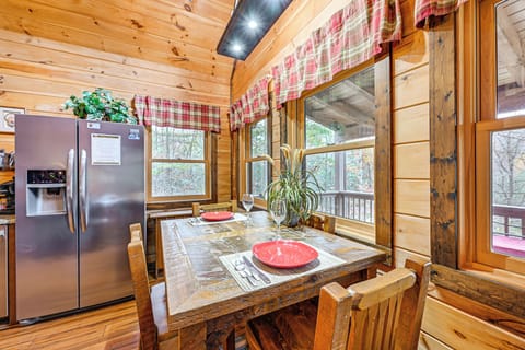 Dining Area | Dishware & Flatware