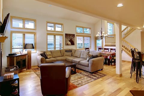 Living area | Smart TV, fireplace, foosball, books