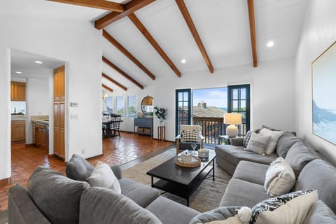 Welcome to Sanctuary by the Bay - Ocean View Home