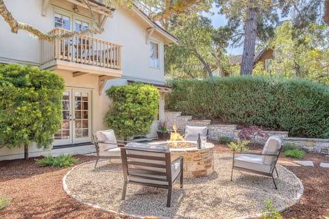Welcome to "Blue Skies"!  Quintessential Carmel Cottage