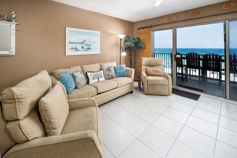 Living Area right on the Gulf - Kick back and relax in this AMAZING 1BR/1BA 4th floor unit. With an amazing unit, comes an amazing view.