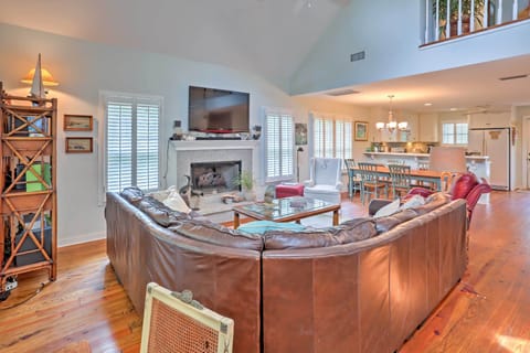 TV, fireplace, books, stereo