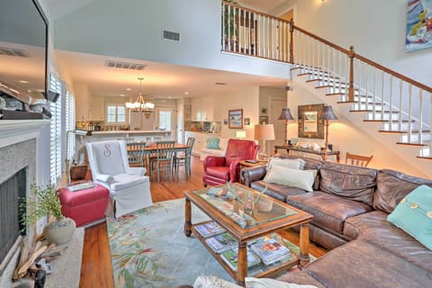 Living area | TV, fireplace, books, stereo