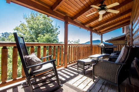 Who's doing the grilling?  Time to get those steaks on, and enjoy the balcony seating.