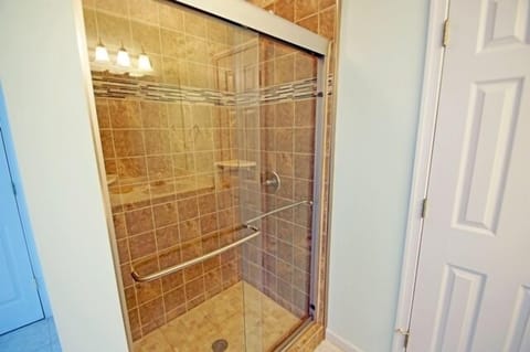 Combined shower/tub, jetted tub