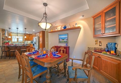 Dining Room Perfect for Entertaining