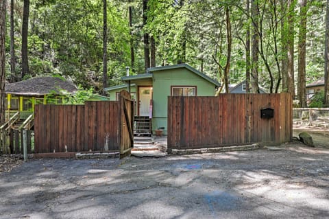 Guerneville Vacation Rental Cottage | 1BR | 1BA | 6 Steps To Access
