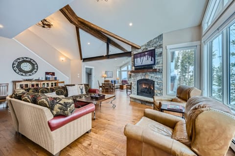 Fox Run's gorgeous Living Room with Extraordinary Views