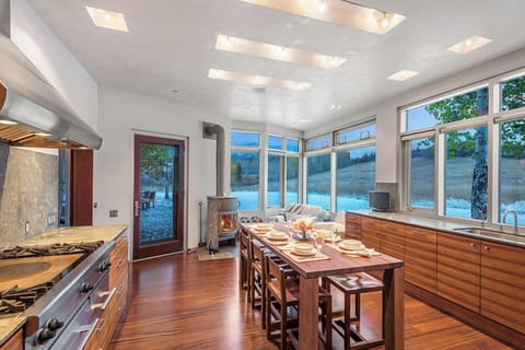 Kitchen and Dining angle (winter)