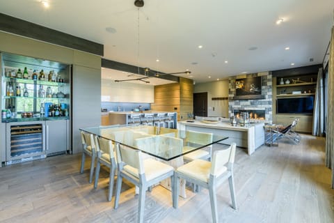 Dining Room - Summer