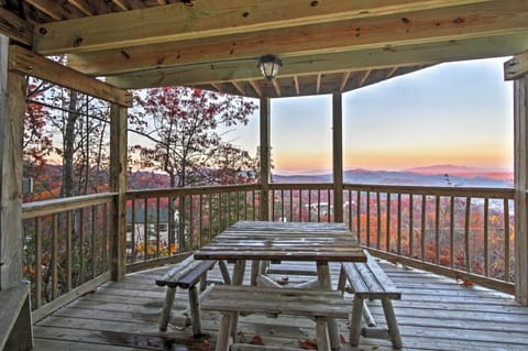 Gatlinburg Vacation Rental | 4BR | 3BA | 2,200 Sq Ft | Stairs Required