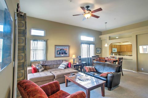 Ample furniture allows everyone to gather comfortably in the living room!