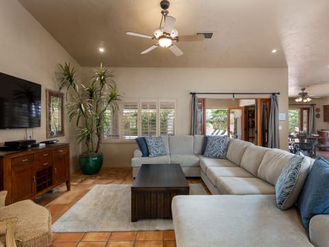 Enjoy indoor-outdoor living in true Palm Springs style