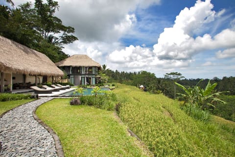 An infinity pool