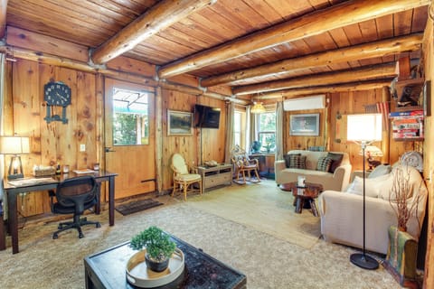 Bandon Vacation Rental | 2BR | 1.5 BA | 1,465 Sq Ft | Steps Required