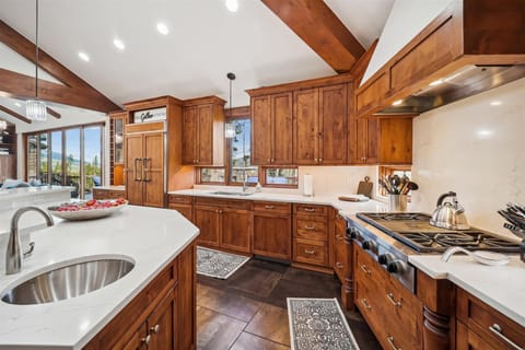 Kitchen - Highlands Hideaway - Breckenridge Vacation Rental